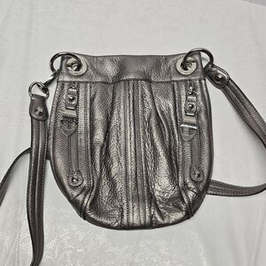 B MAKOWSKY PEWTER METALLIC GENUINE LEATHER CROSSBODY BAG BOHO ROCK PURSE